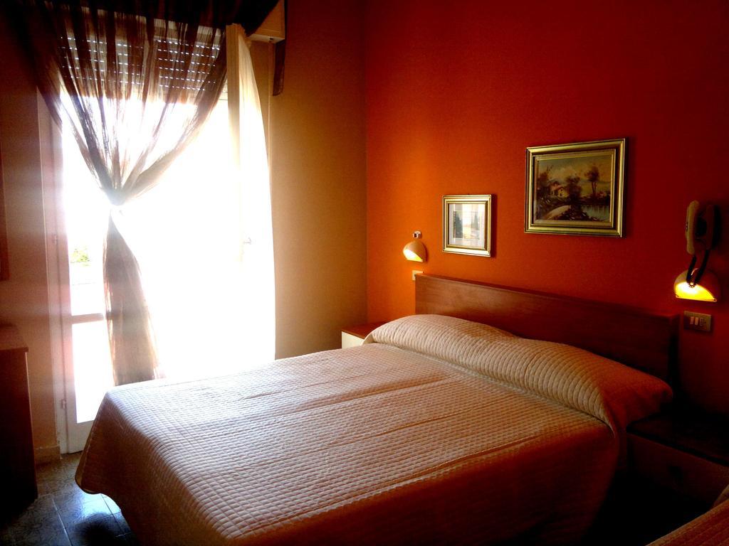 Hotel Simon Rímini Habitación foto